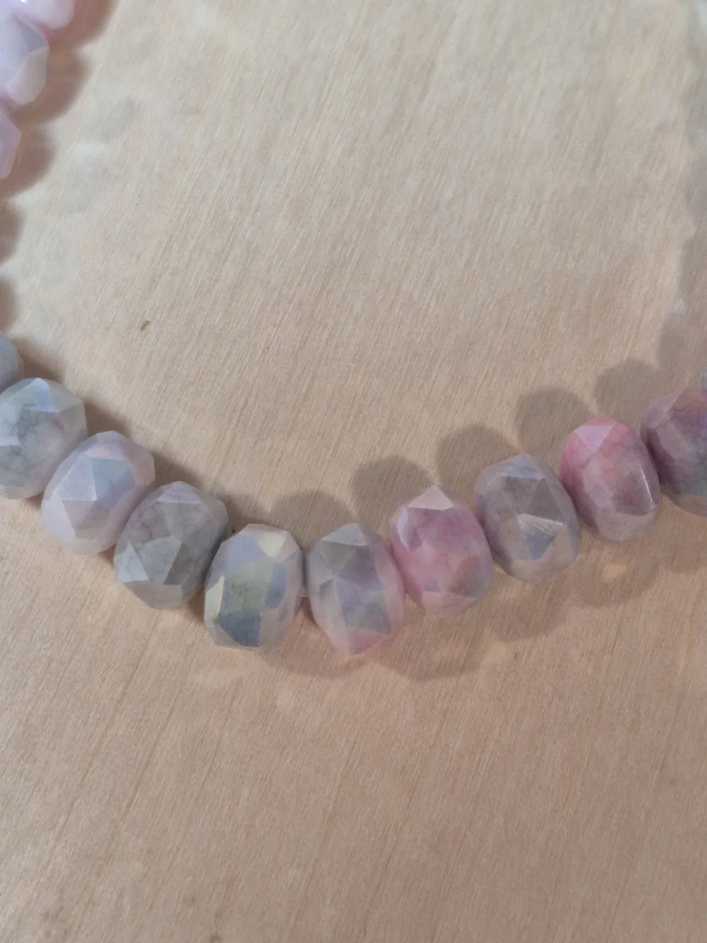 💜🤍NEW🤍💜 PRETTY!! Faceted MOSS AGATE AND AMETHYST Mix Stretch Bracelet